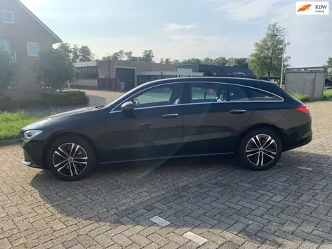 Mercedes-Benz CLA-klasse Shooting Brake 250 e AMG Line Trekhaak Nette auto veel opties plug in