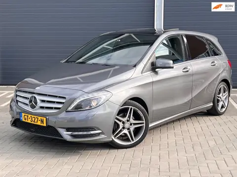 Mercedes-Benz B-klasse 180 CDI Ambition AMG LINE AUTOMAAT PANO LED FULL OPTION