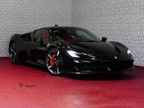 Ferrari SF90 Stradale 4.0 V8 1000 pk INCL BTW/BPM. CARBON SEATS/STUUR LIFT CARPLAY AFS CAMERA phev