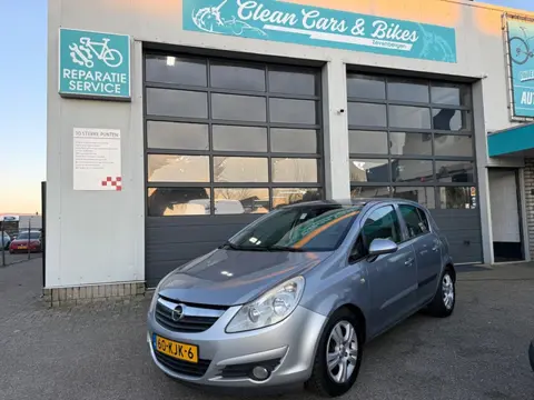 Opel Corsa 1.4-16V Enjoy (bj 2009, automaat)
