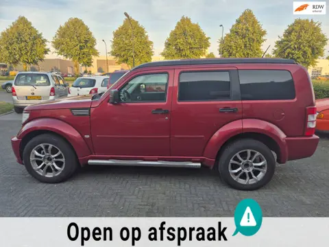 Dodge Nitro 2.8 CRD R/T . LEES TEKST