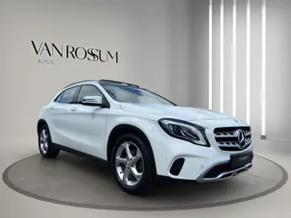 Mercedes-Benz GLA-klasse 180 Premium | Pano | Leder sportstoelen | Camera | 18" | Cruise |