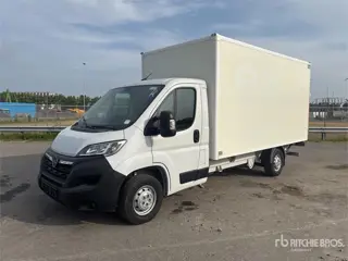 Opel Movano 2.2 103 KW KO/LBW L4 Box body with tail lif