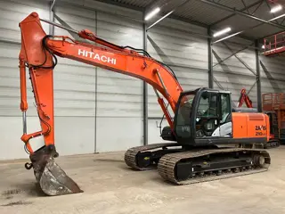 Hitachi ZX 210 LC-5B (bj 2014)