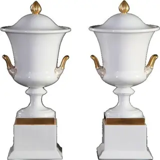 Stel van 2 grote deksel coupes wit porselein met goud Rosenthal ca 1910