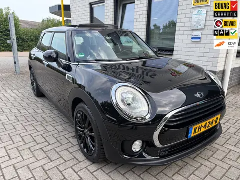 Mini Clubman 1.5 Cooper Chili Serious Business / Keyless / Headup / Navigatie / Telefoon / PDC V+A /