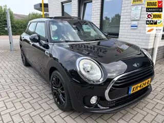 Mini Clubman 1.5 Cooper Chili Serious Business / Keyless / Headup / Navigatie / Telefoon / PDC V+A /
