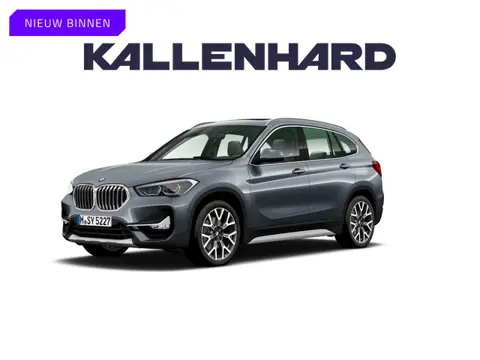 BMW X1 sDrive20i xLine - Pano - Trekhaak - Head-Up - Camera