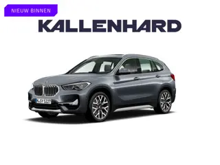 BMW X1 sDrive20i xLine - Pano - Trekhaak - Head-Up - Camera