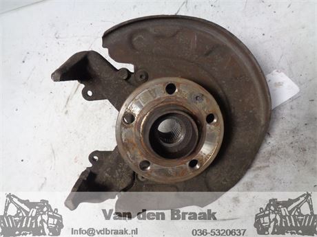 Skoda Fabia Hatchback 1.0 12V 2015-2021 Fusee links voor
