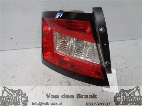 Skoda Fabia Hatchback 2015-2021 Achterlicht links