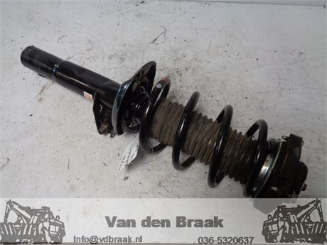 Audi A3 1.6 8V 2003-2008 Veerpoot voorzijde