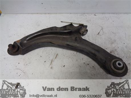 Renault Clio IV Estate 2013-2021 Draagarm voorzijde links