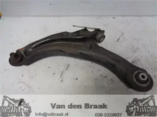 Renault Clio IV Estate 2013-2021 Draagarm voorzijde links