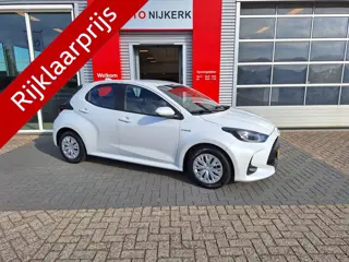 Toyota Yaris 1.5 Hybrid Active met parelmoer metallic