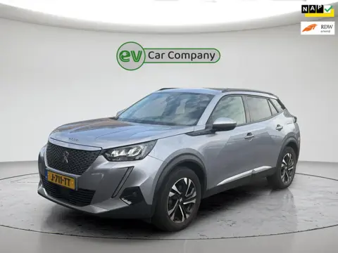 Peugeot E-2008 EV Allure Première 50 kWh | SOH 90% | 360 Camera | CarPlay | Navigatie | Stoelverwarm