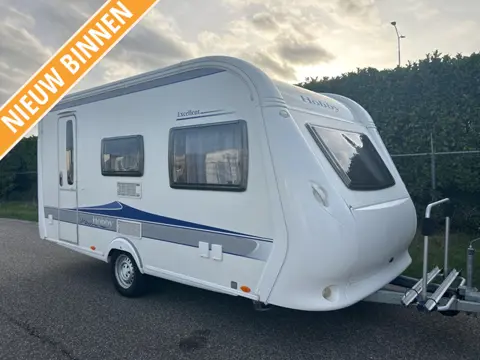 Hobby Excellent Easy 440 SF VAST BED, VOORTENT