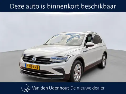 Volkswagen Tiguan 1.5 TSI 150pk DSG Life Business | Panoramadak | Wekl. trekhaak | Keyless | Stoelve