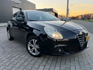 ALFA ROMEO GIULIETTA 1.4 T DISTINCTIVE NAVIGATIE / CRUISE / XENON