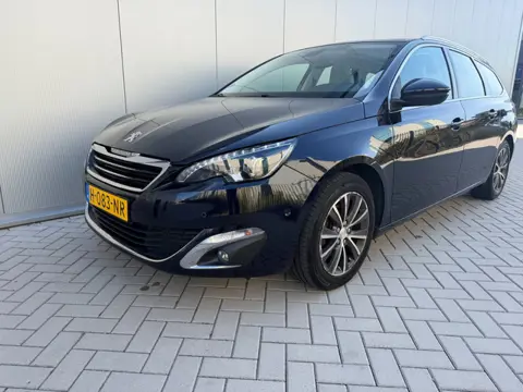 Peugeot 308 SW 1.2 PureTech Blue Lease Executive