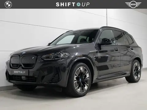 BMW iX3 80 kWh M-Sport | Panoramadak | Elektr. Trekhaak | Driving Assistant Professional