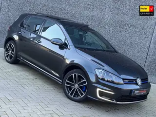 Volkswagen Golf 1.4 TSI GTE Panorama dak Navi Cruise Carplay