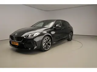 BMW 1 Serie 5-deurs 120 | M-Sportpakket | LED | Leder | Navigatie | Sportstoelen | Stoelverwarming |