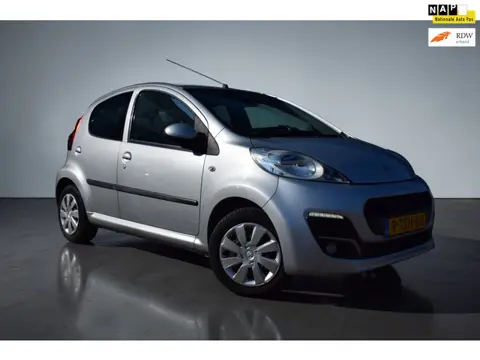 Peugeot 107 1.0 Active, Gefacelifte model, Led dagrijverlichting, Airco, NL auto, NAP, zeer lage km 