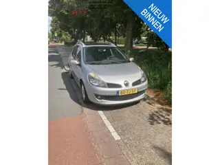 Renault Clio Estate 1.2 TCE Dynamique Achterremmen en voorruit stuk