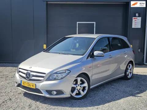 Mercedes-Benz B-klasse Mercedes-Benz B-klasse 200 Ambition Boekjes compleet