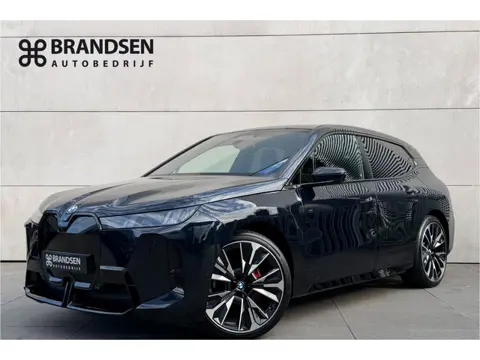 BMW iX xDrive45 101 kWh Full!-B&W-4 Wiel St-Luchtver-23"-Pano Sky Lounge-22 k laden-Trekhaak