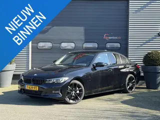 BMW 3-serie 330e eDrive Edition | 19 Inch Lichtmetalen Velgen | Sportstoelen | Privacy Glass | Stoel