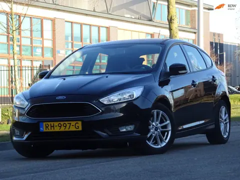 Ford Focus 1.0 Lease Edition NAP/NAVI/CARPLAY/PDC/NW APK