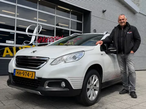 Peugeot 2008 1.2 PureTech Urban Cross - Navigatie I Airco I Comfort pakket I Trekhaak