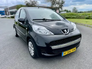 Peugeot 107 1.0-12V XS, 5drs, Aut, Airco, Elektr ramen, Radio CD speler, Toerenteller, Goed oh!