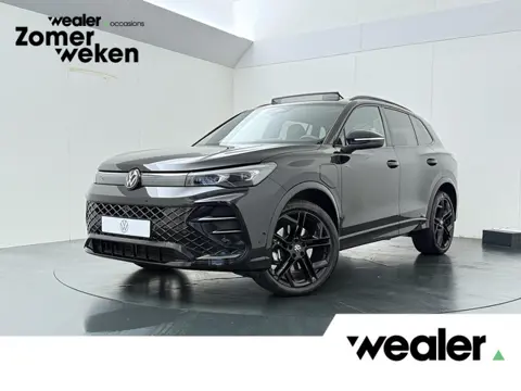 Volkswagen Tiguan 1.5 eHybrid R-Line Edition | 204 PK | SoH 100% | Trekhaak wegklapbaar | Adaptive C
