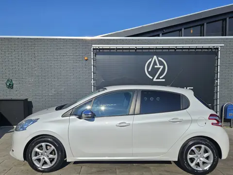 Peugeot 208 1.2 VTi Style *AC*Navi* (bj 2014)