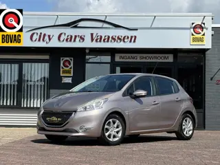 Peugeot 208 1.2 VTi Allure 82 pk apk tot 12-06-2027 airco cruise ctr pdc a lmv 15 inch 5 deurs