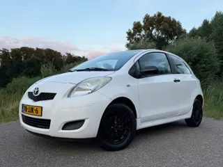Toyota Yaris 1.0 VVTi Black & White Edition | 14" Velgen | Origineel Nederlands | 5 Zits | Elektrisc