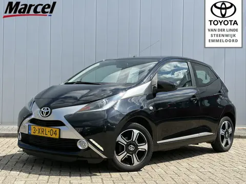Toyota Aygo 1.0 VVT-i X-Clusiv NL Auto Dealer Onderhouden Keyless Clima Camera