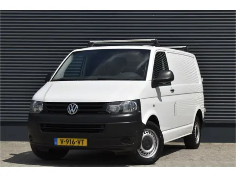 Volkswagen Transporter 2.0 TDI L1H1 BlueMotion Trekhaak - Navi - Stoelverw.