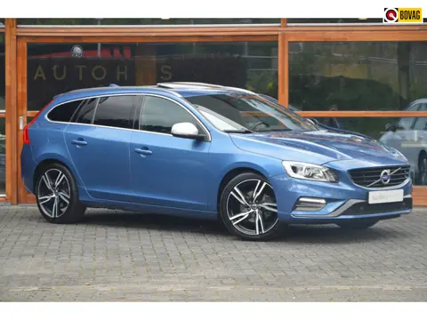 Volvo V60 T4 R-Design | Panoramadak | Dealer Onderhouden | Camera | Stoelverwarming | Standkachel |