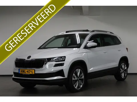 Škoda Karoq 1.5 TSI ACT Business Edition / 18'' LMV / ELEK. KLEP / PAN-SCHUIF DAK /