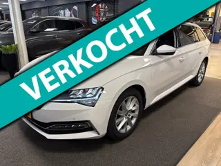 Skoda Superb Combi 1.4 TSI iV Business Edition Plus/navi/stoel stuur verw/trekhaak/apple carplay