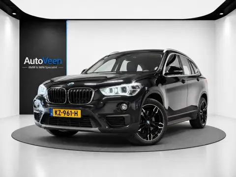 BMW X1 SDrive20i Centennial High Executive (LED, LEDER, STOELVERWARMING, TREKHAAK)