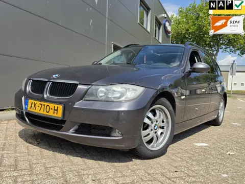 BMW 3 Serie Touring 320i Business Line Automaat Navi/Pano ✅