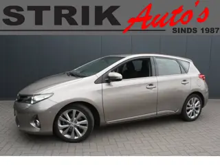 Toyota Auris 1.8 Hybrid Executive - CAMERA - NAVIGATIE - PDC VOOR + ACHTER
