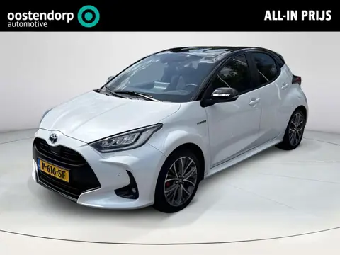 Toyota Yaris 1.5 Hybrid Launch Edition | PDC voor en achter | Stoelverwarming | Achteruitrijcamera |