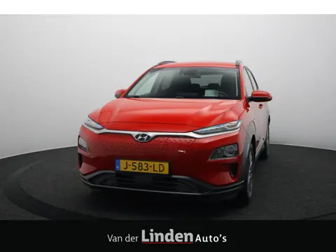 Hyundai KONA EV Fashion 64 kWh 3- Fase SOH 95,8% | Trekhaak | Warmtepomp | Camera | Navigatie | Head