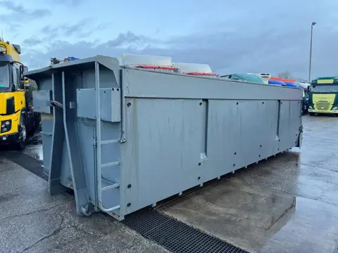 Diversen HYDRAULIC ROOF - 620CM L